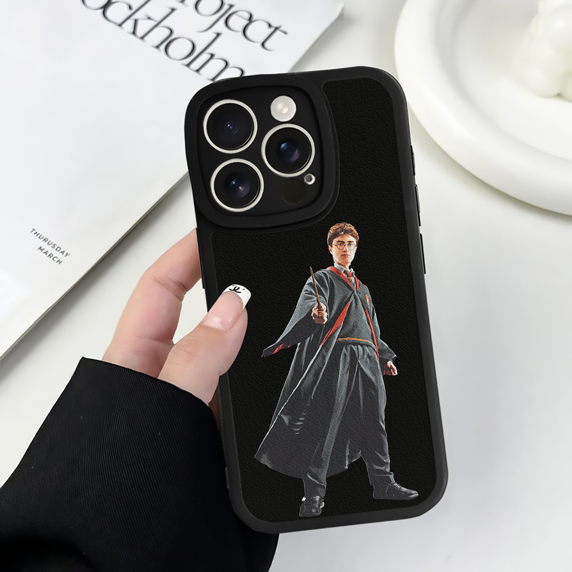 （画像用） Harry Potter ハリー・ポッターシリーズ 【iPhone 16シリーズ対応】シリコンスマホケース（レザー調） 材質：シリコン
